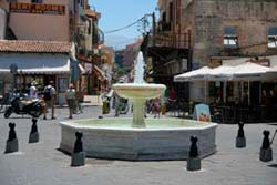 Fontanna przy placu Sintrivani